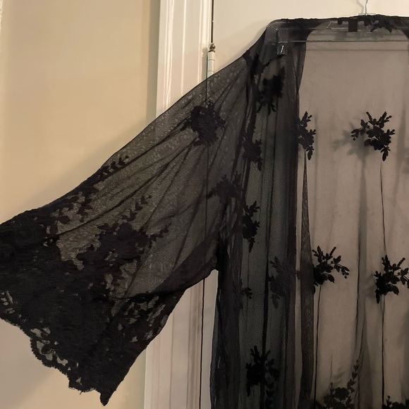 Torrid Black Sheer Mesh Lace Floral Embroidered Kimono Cardigan Size 4X - Picture 8 of 12